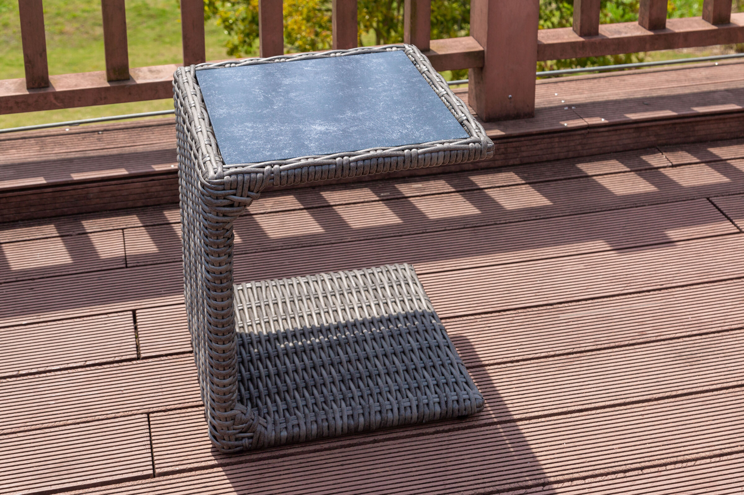 OUTFLEXX Beistelltisch, grau, Polyrattan, 45 x 45 x 50 cm, Tischplatte Spraystone, innenliegend