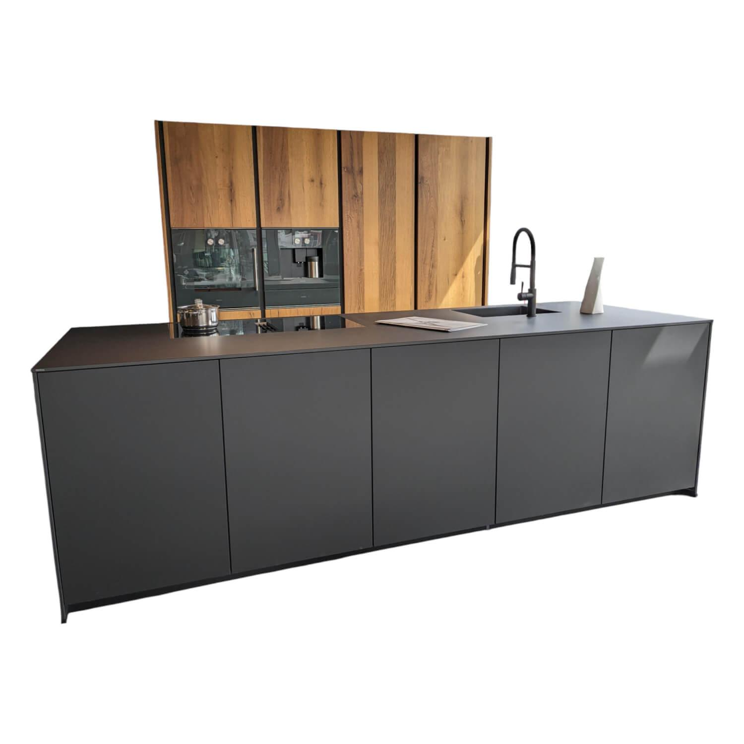 Küche NX240/NX650 K187F Fenix Onyxschwarz Samtmatt F805 Alteiche mit Gaggenau E-…