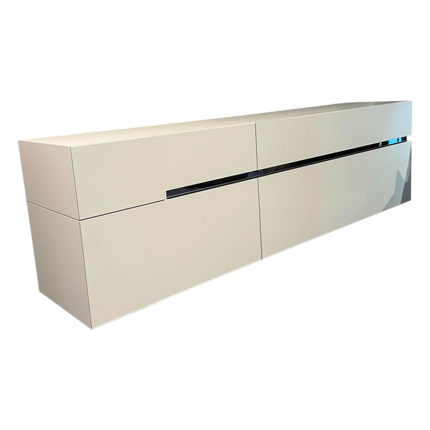 Hängesideboard Gap Lack Matt NCS S1502-Y Pearl Creme Fuge Chrom Rauchgrau