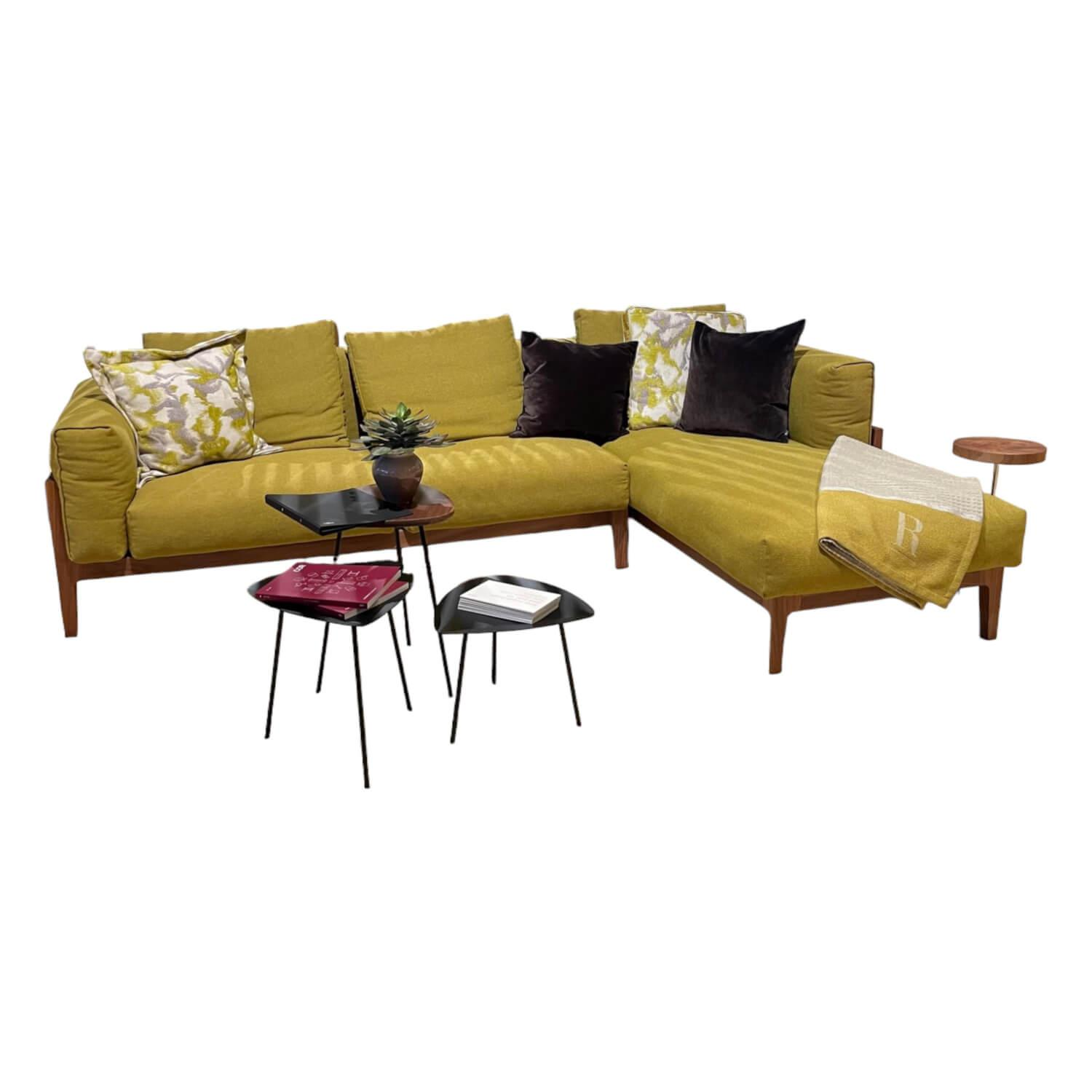 Ecksofa Elm Stoff 8077 Curry Gelb Holzgestell Nussbaum Natur Geölt