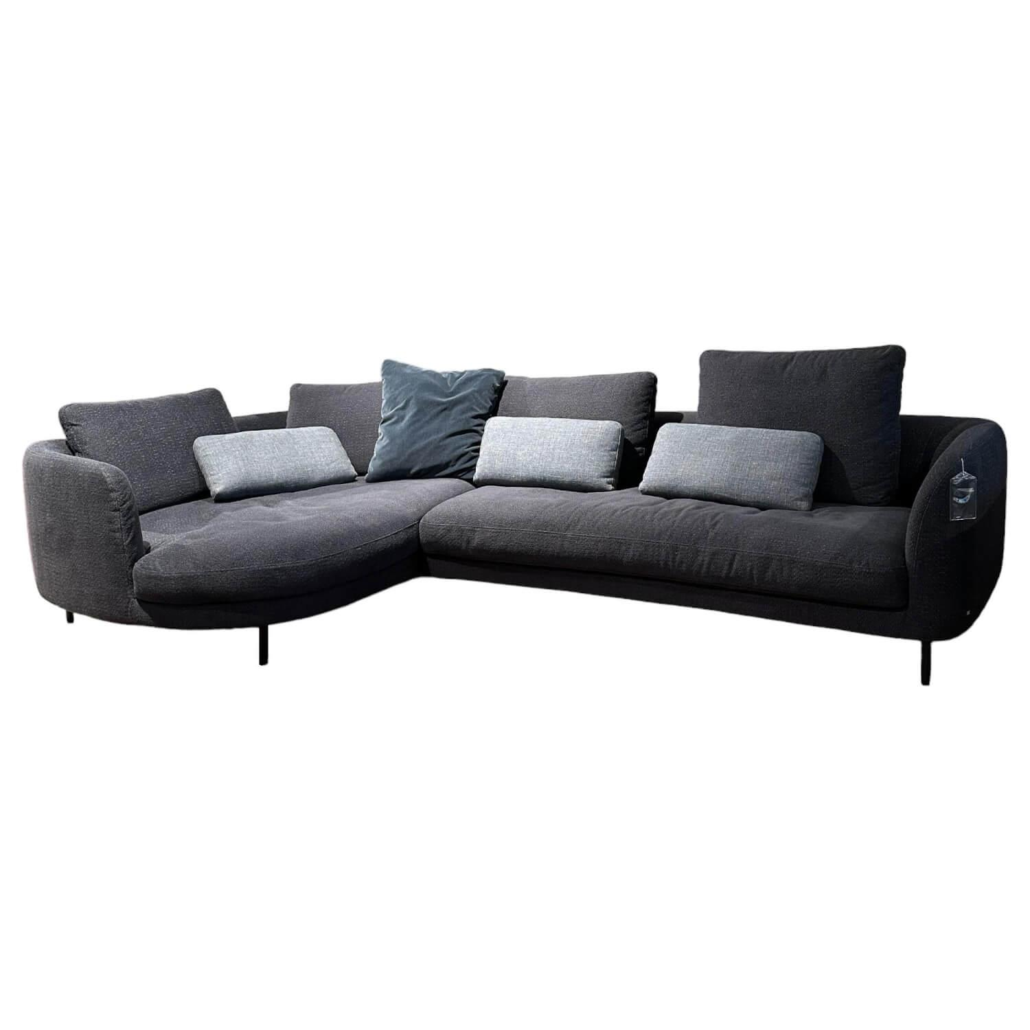 Ecksofa Kumo Stoff 22.505 Schwarzblau Füße Metall Schwarz Pulverbeschichtet