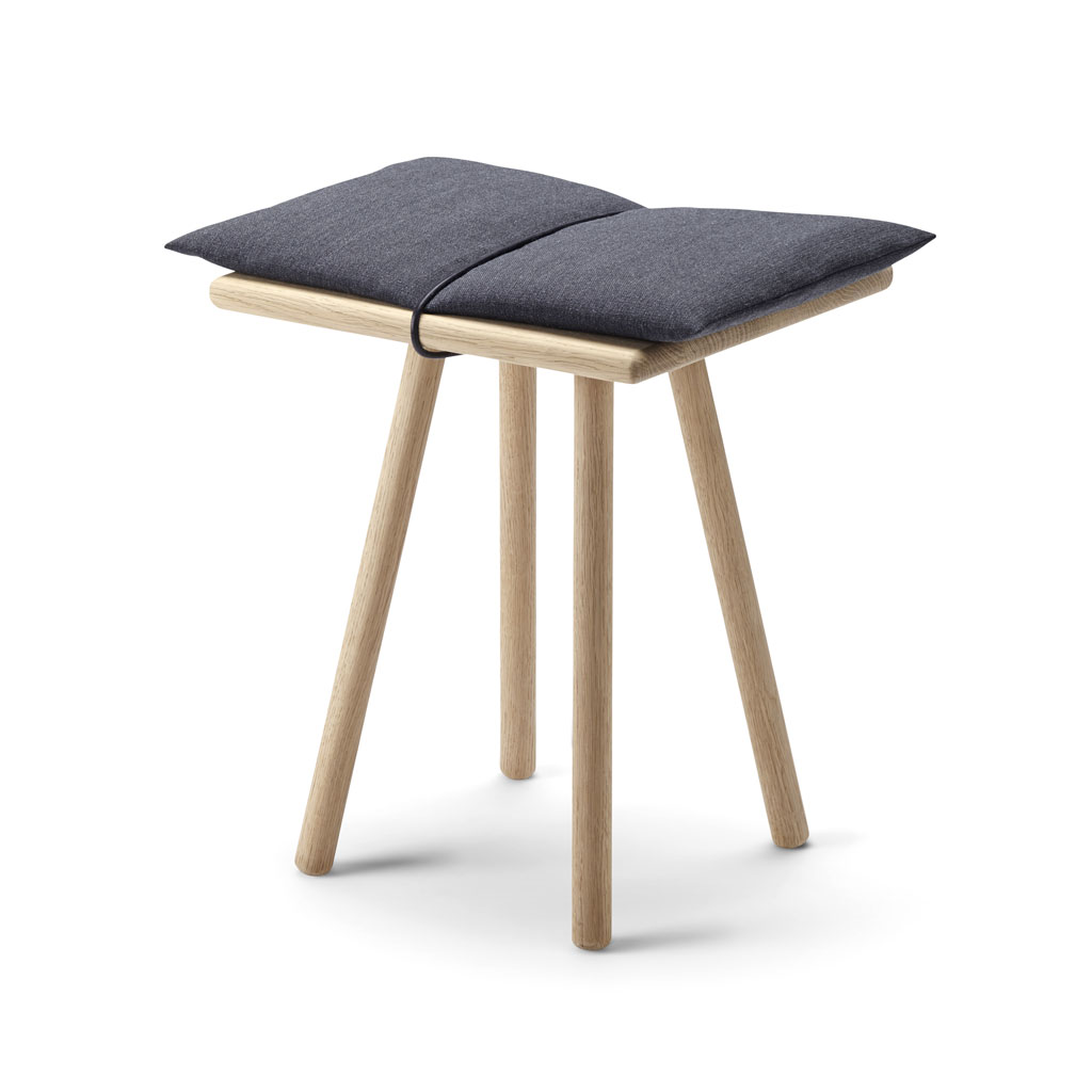 Skagerak – Georg Stool – moderner Design-Sitzhocker aus Eichenholz