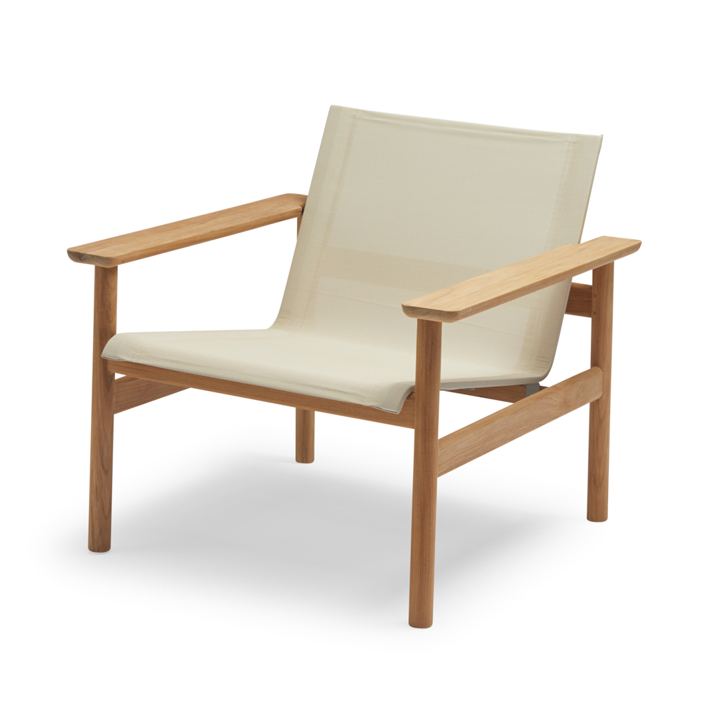 Skagerak – Pelagus Lounge Chair – sandfarbener Loungestuhl aus Teakholz