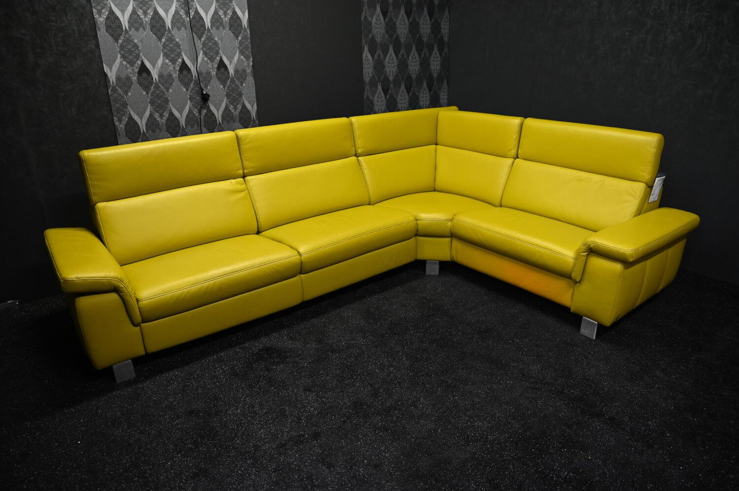 Ecksofa Mobi Leder Dolcia Lemon mit Elektrischer Relaxfunktion und Kopfteilverst…