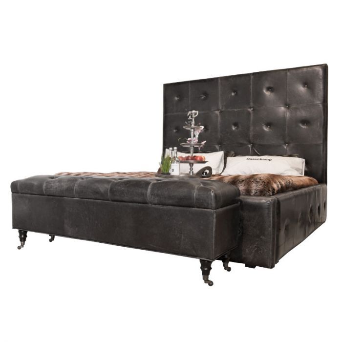 Michael Bed 180x200cm 215x215x180cm Buffalo Leather Black Vintage