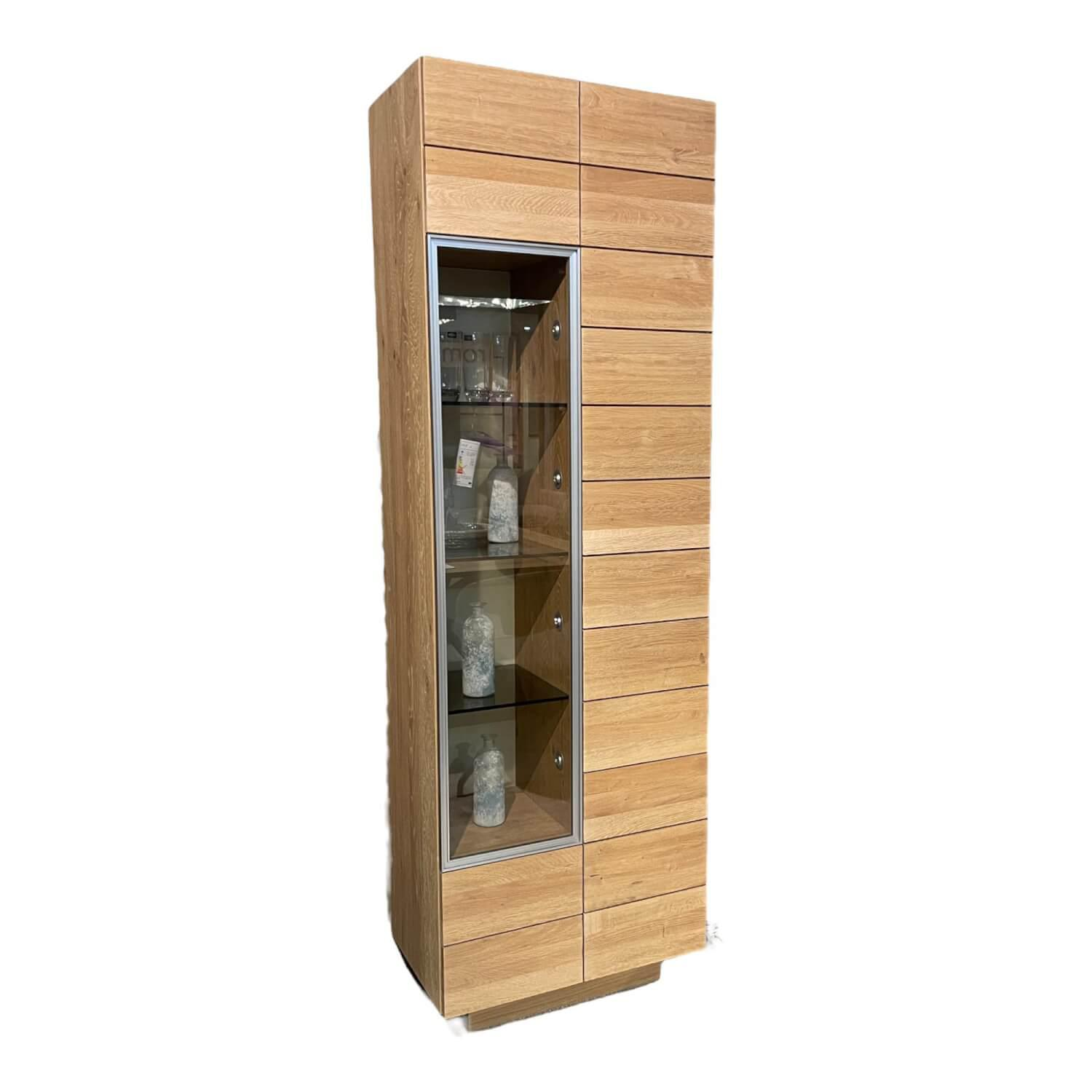 Vitrine V-Montanara NVH64H Wildeiche Geölt Colorglas Optiwhite Mit Glasrückwand …