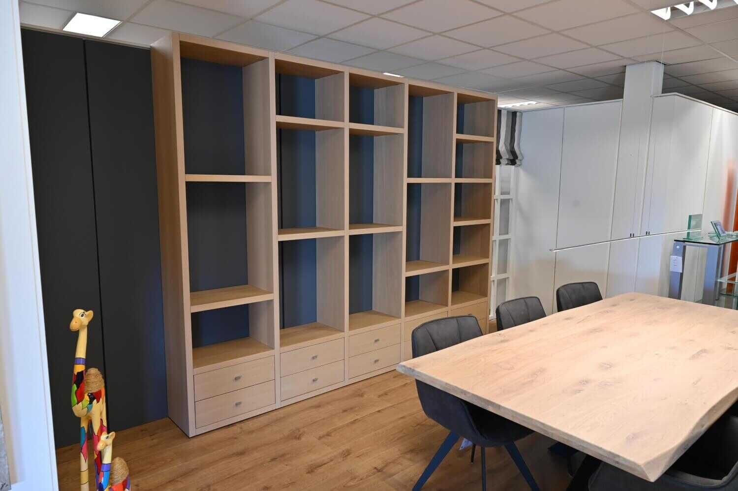 Schrank Surround&Vision Eiche Weiß Mattlack