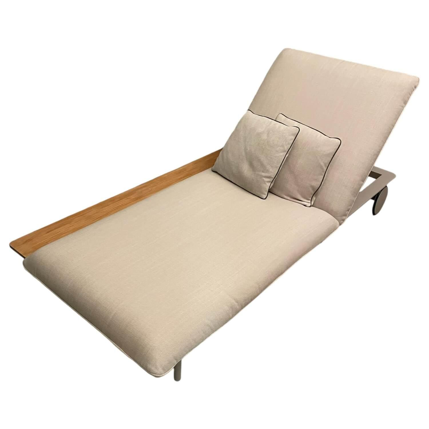 Liege Senja Lounger Bezug Stoff Linen Beige Crème Gestell Aluminium Mit Tischpla…