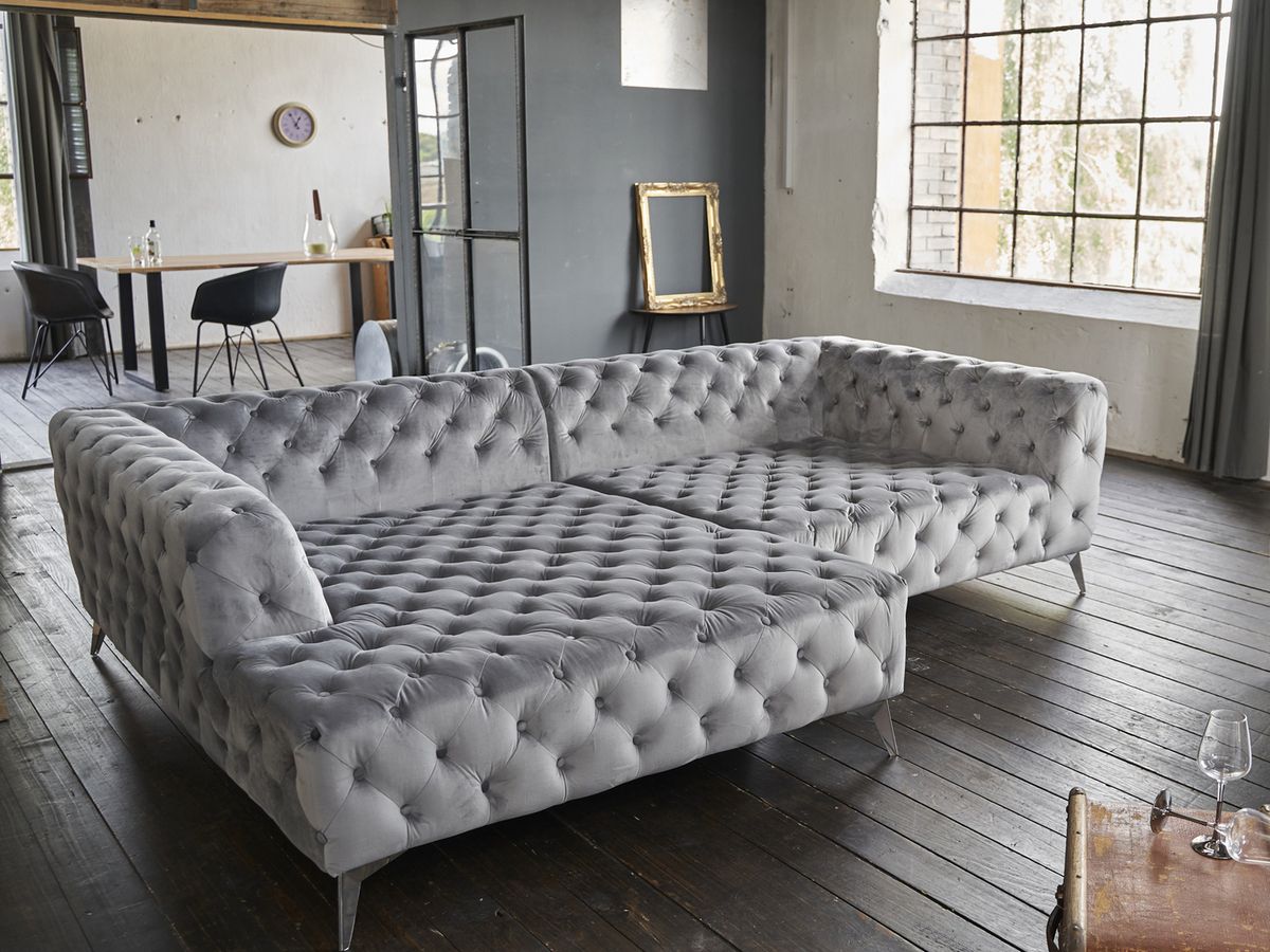 KAWOLA Sofa NARLA Ecksofa Chesterfield Velvet silber