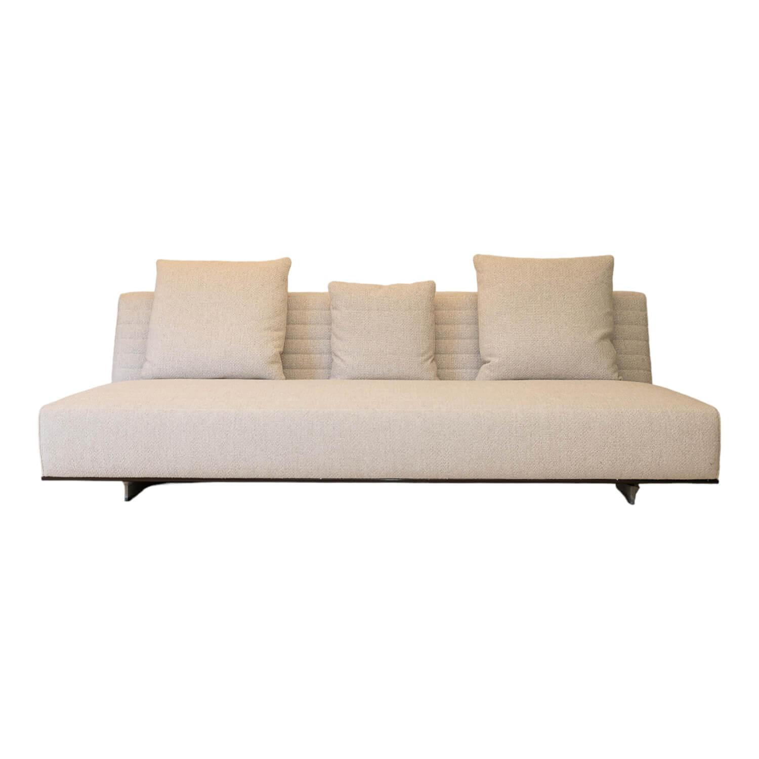 Sofa Roger Suit Stoff Tibet 02 Ghiaccio Beige Füße Silber