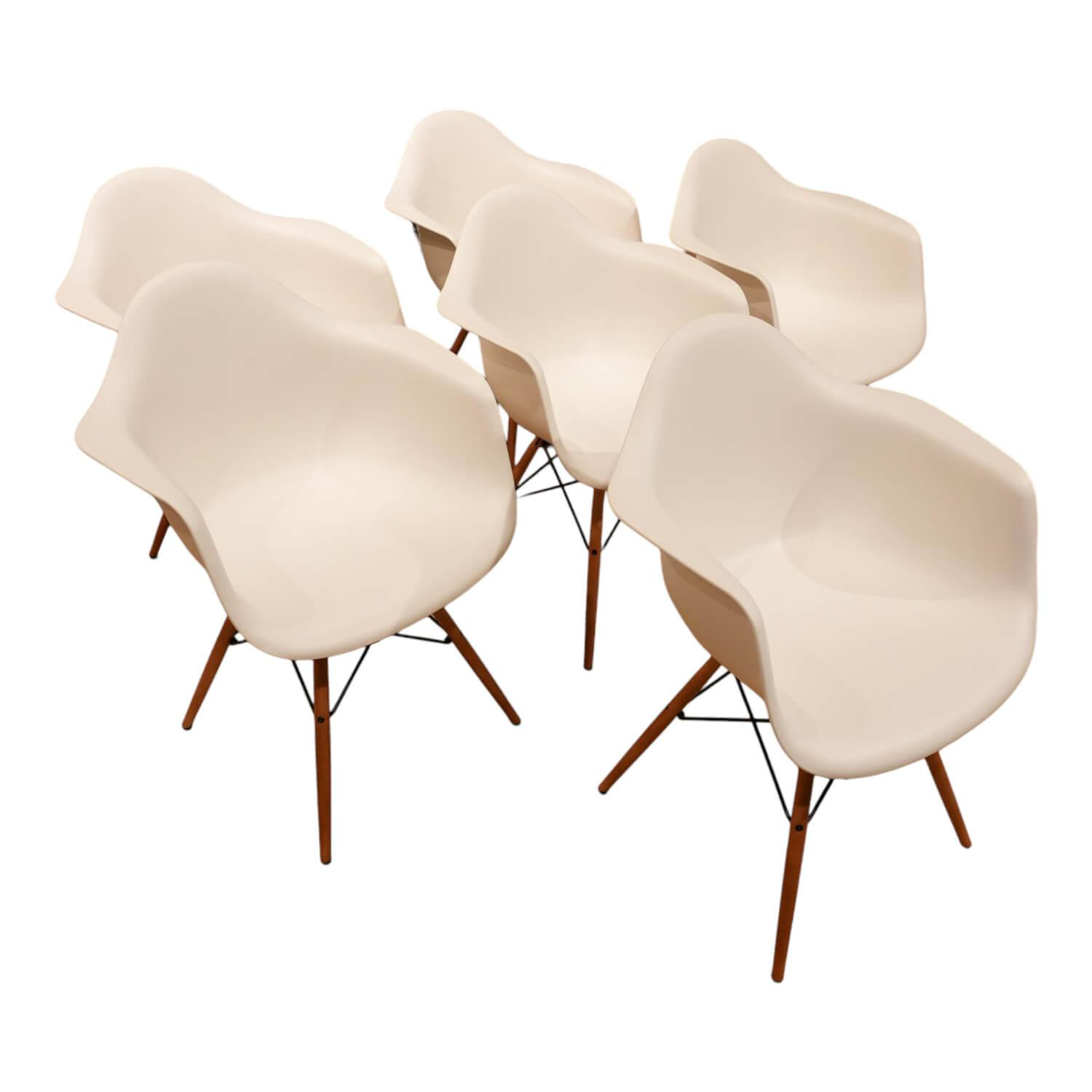 6er Set Stuhl Eames Plastic Armchair DAW Polypropylen Weiß Holzuntergestell Ahor…