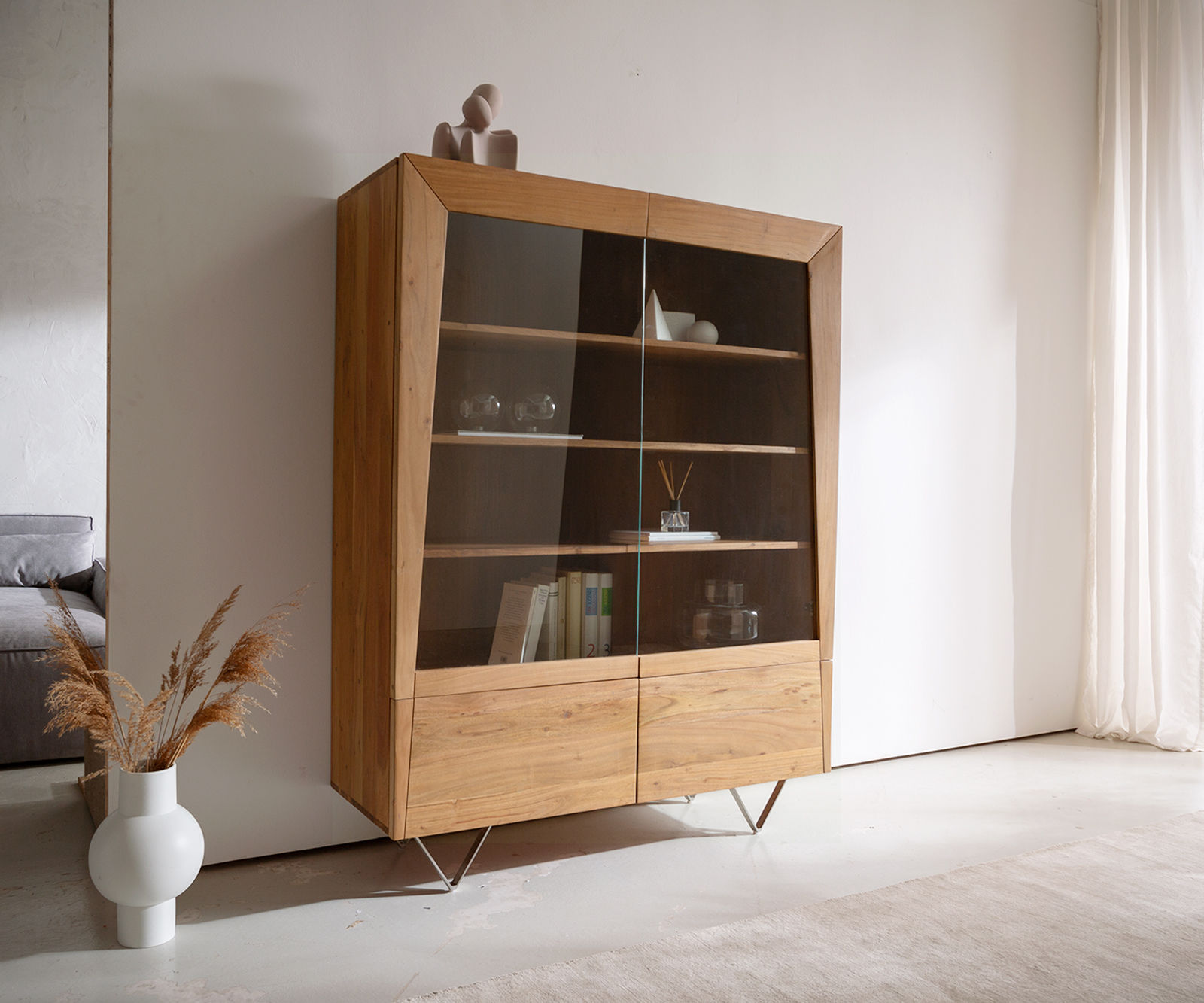 DELIFE Highboard Kayu 115×150 cm Akazie Natur 2 Glastüren V-Fuß, Vitrinen