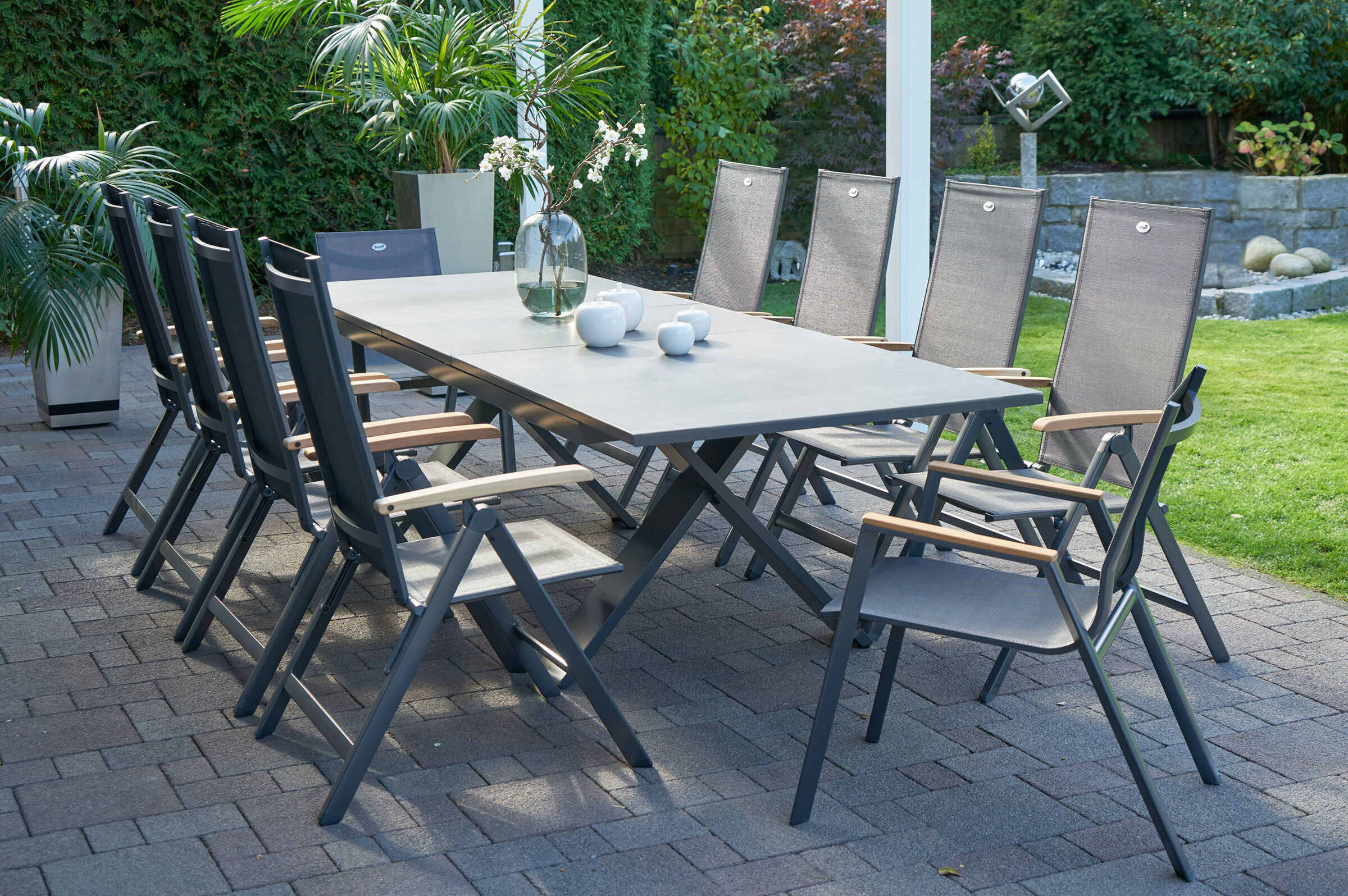 HARTMAN Sondermodell Xanadu / Aruba Set, xerix/anthrazit, Alu/Glaskeramik, 2 Stapelsessel, 8 Multipositionssessel, 220/280x100cm