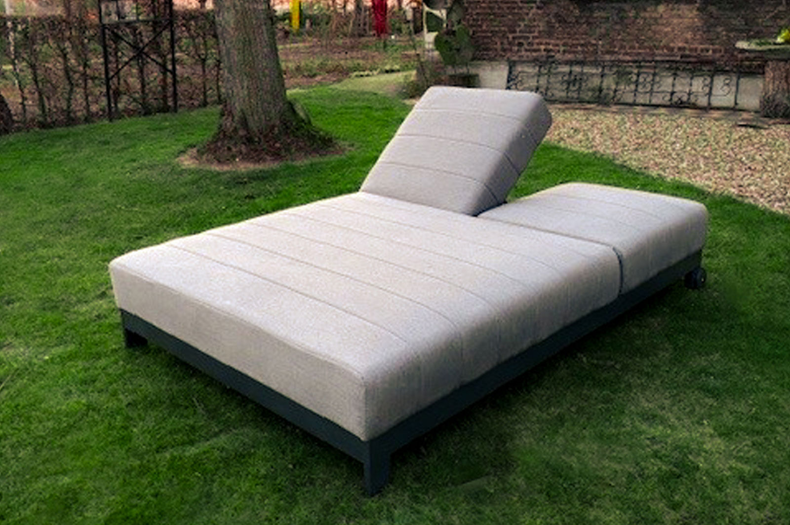 OUTFLEXX Icon Loungeliege, flanelle, Alu/Sunbrella, 203x143x40/100, höhenverstellbare Rückenlehne, mit Rollen