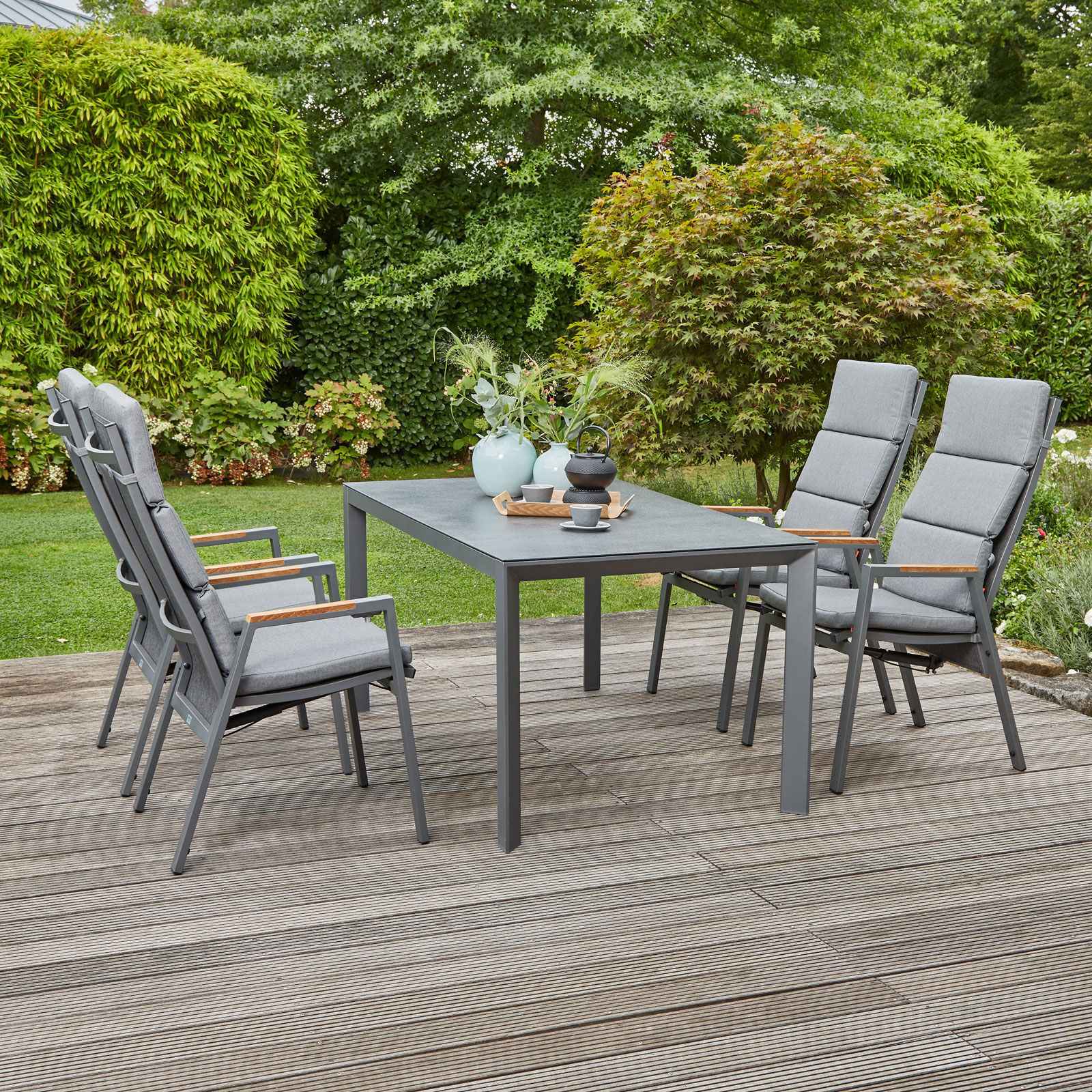 SIENA GARDEN Savona/Ricon Garten-Essgruppe, graphit/grau, Alu/Teak/Spraystone/Texfabric, Tisch 160×90 cm, 4 Stapelsessel