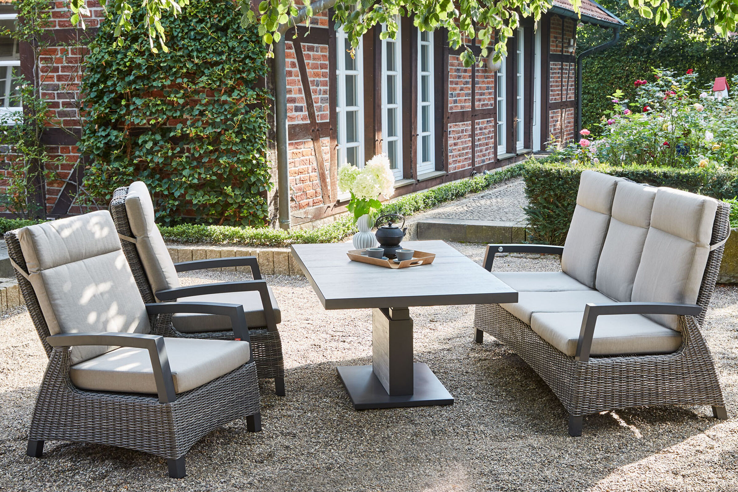 SIENA GARDEN Corido/Bellani Pinie Gartenlounge, charcoal/anthrazit/pinie-grau, Alu/Gardino®-Geflecht, Lifttisch 160×90 cm, 3-Sitzer, 2x Loungesessel