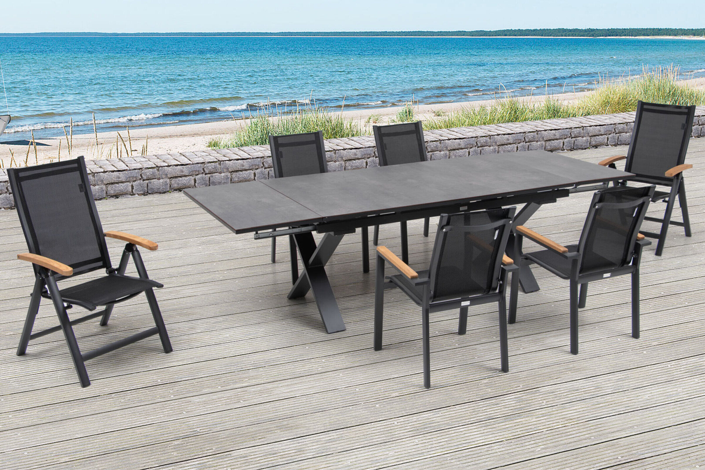 OUTFLEXX Garten-Essgruppe, OUTFLEXX® anthrazit matt, Alu /HPL / Teak, Tisch 180/280 x 100 cm, 4 Stapelsessel, 2 Multipositionssessel