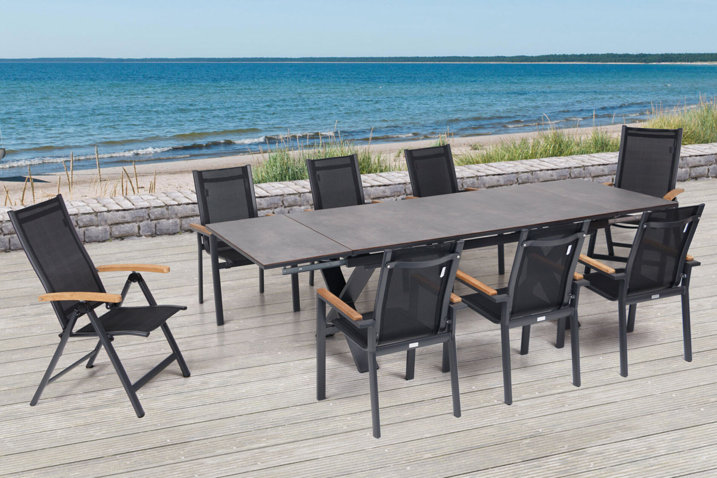 OUTFLEXX Garten-Essgruppe, OUTFLEXX® anthrazit matt, Alu /HPL / Teak, Tisch 180/280 x 100 cm, 6 Stapelsessel, 2 Multipositionssessel