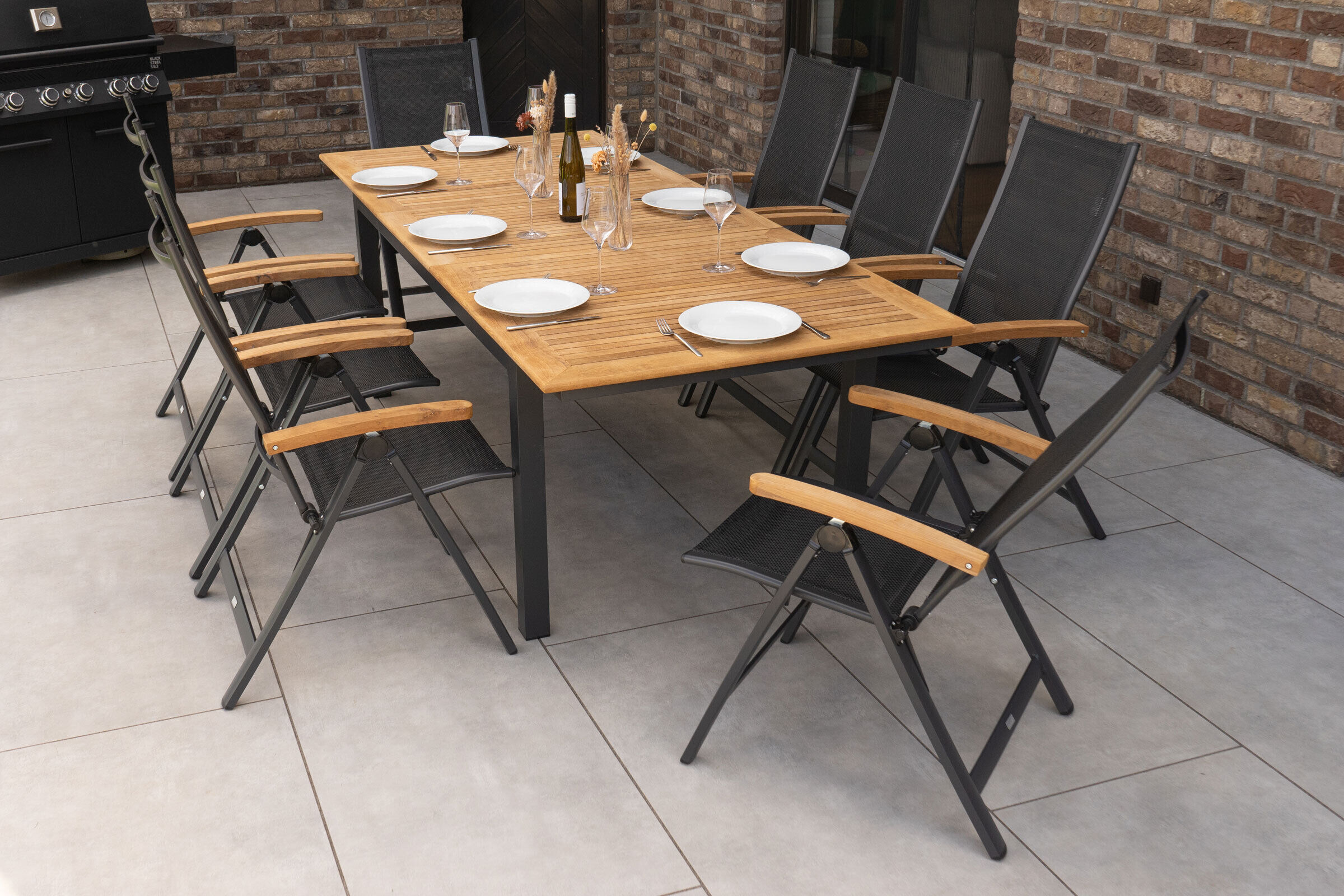 OUTFLEXX Garten-Essgruppe, OUTFLEXX® anthrazit matt, Alu / Teak / Textil, Tisch 180/240x100cm, 8 Multipositionssessel