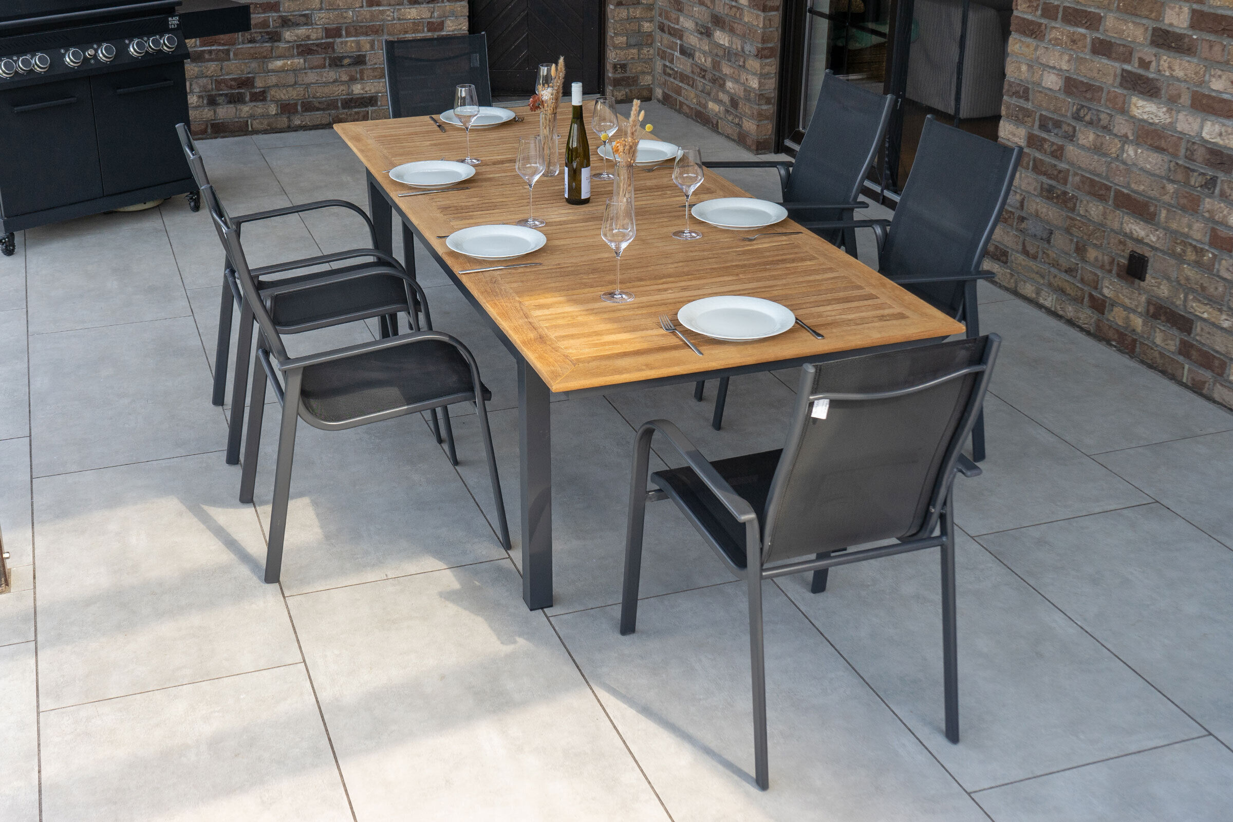 OUTFLEXX Garten-Essgruppe, OUTFLEXX® anthrazit matt, Alu / Teak / Textil, Tisch 180/240x100cm, 6 Sessel, stapelbar