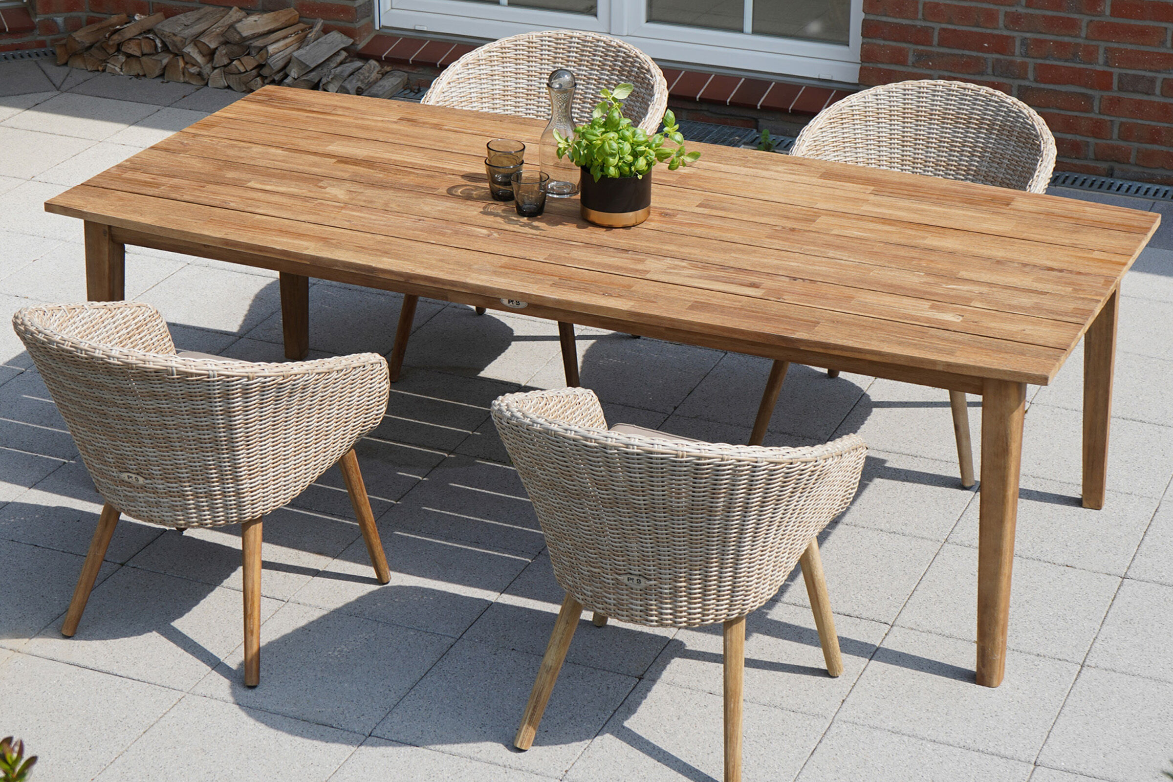 Ploß Borneo Garten-Essgruppe, beige-meliert, Polyrattan/FSC-Akazie, Tisch 180 x 90 cm, 4 Cocktail-Sessel