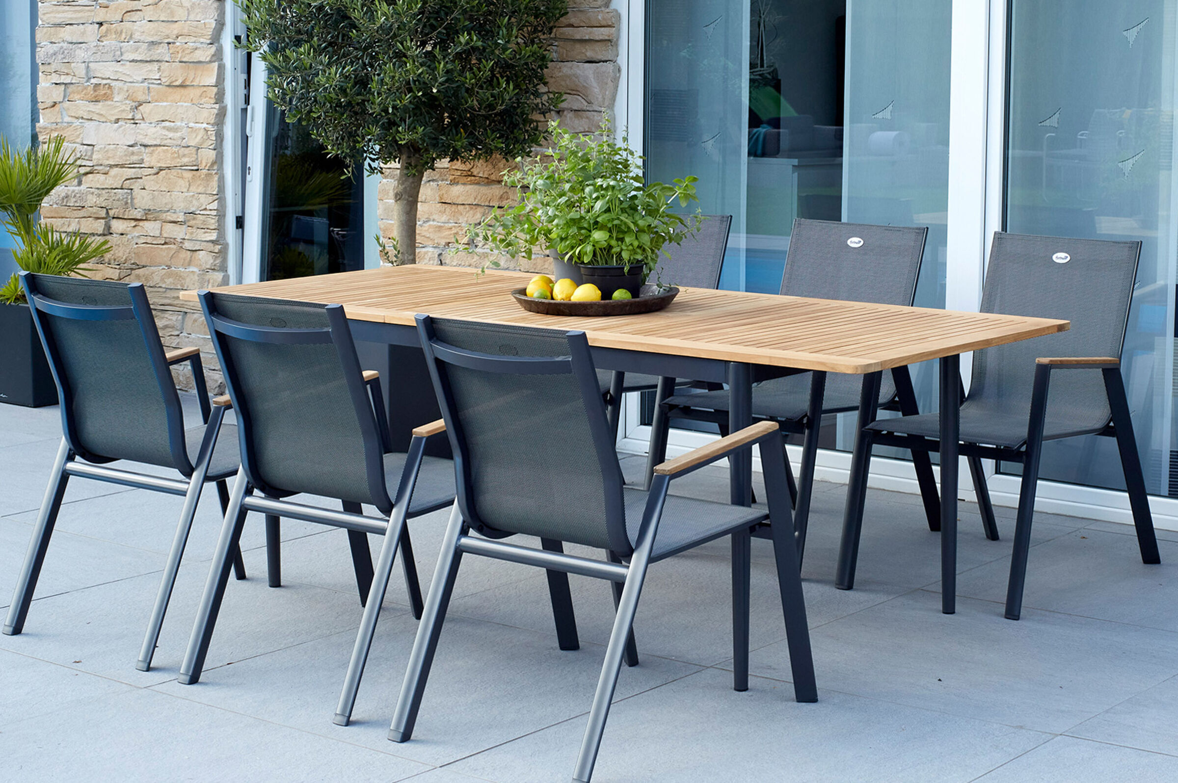 HARTMAN Silencio / Aruba Garten-Essgruppe, xerix/natur, Alu/Teak, 4 Dining Sessel, 160/220x90cm, FSC-Teak Armlehnen