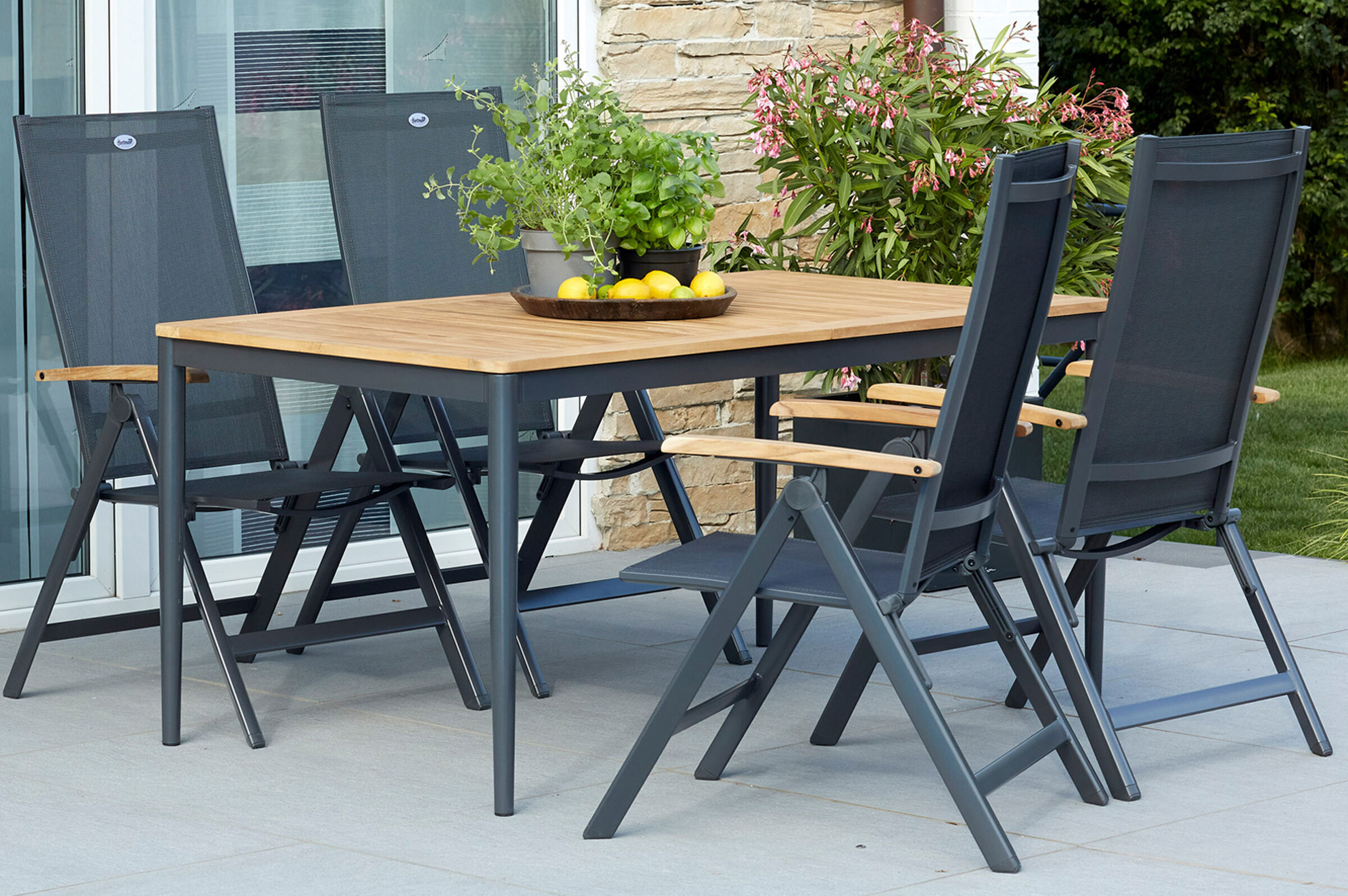 HARTMAN Silencio / Aruba Garten-Essgruppe, xerix/natur, Alu/Teak, 4 Multipositionssessel, 160/220x90cm, FSC-Teak Armlehnen