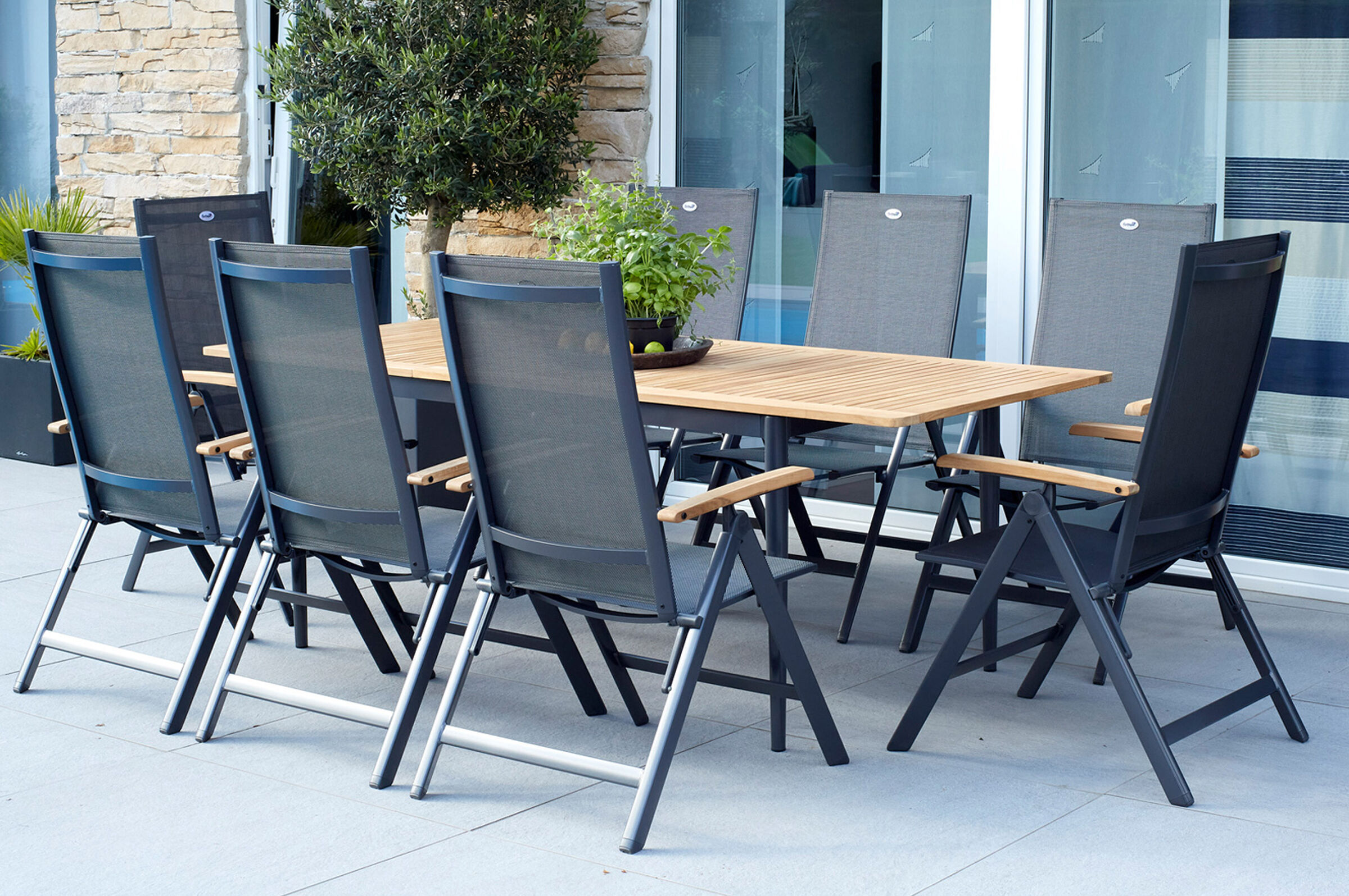 HARTMAN Silencio / Aruba Garten-Essgruppe, xerix/natur, Alu/Teak, 8 Multipositionssessel, 160/220x90cm, FSC-Teak Armlehnen