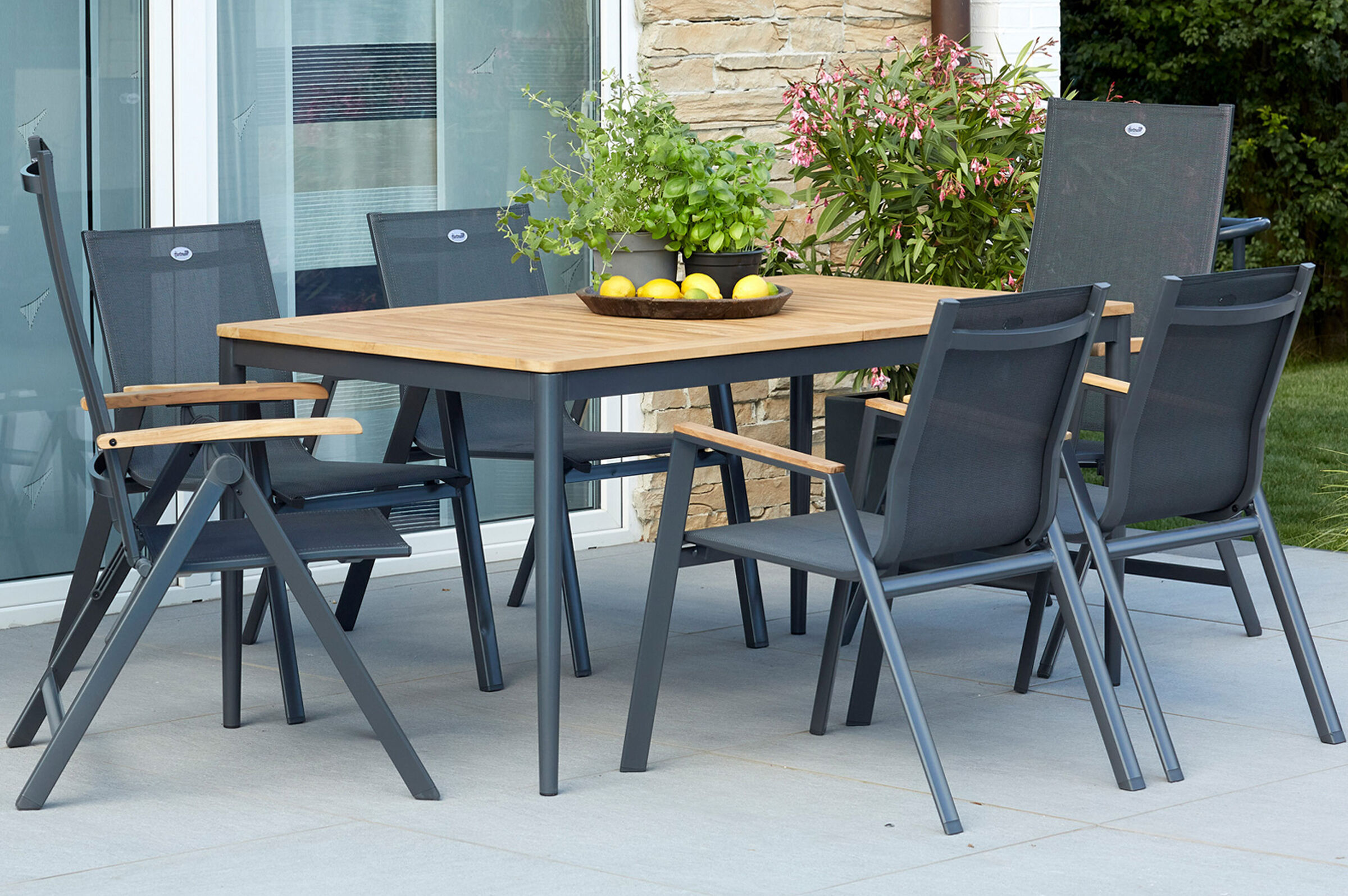 HARTMAN Silencio / Aruba Garten-Essgruppe, xerix/natur, Alu/Teak, 4 Dining Sessel, 2 Multipositionssessel, 160/220x90cm, FSC-Teak Armlehnen