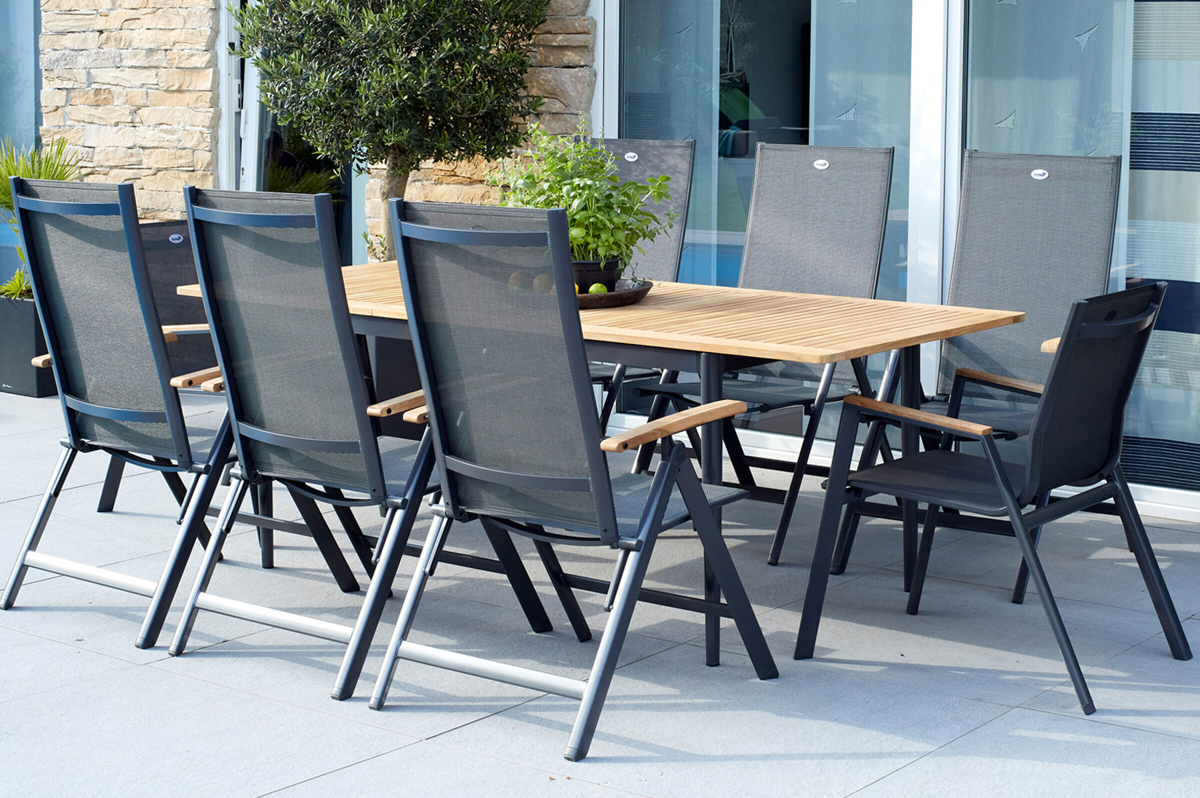 HARTMAN Silencio / Aruba Garten-Essgruppe, xerix/natur, Alu/Teak, 2 Dining Sessel, 6 Multipositionssessel, 160/220x90cm, FSC-Teak Armlehnen