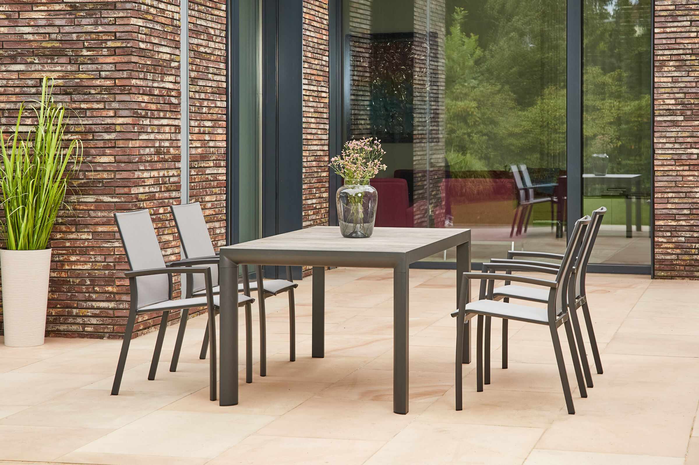 SIENA GARDEN Silva/Velia Garten-Essgruppe, anthrazit/grau, Alu/Ranotex®-Gewebe/Keramik, 160 x 90cm, inkl. 4 Diningsessel