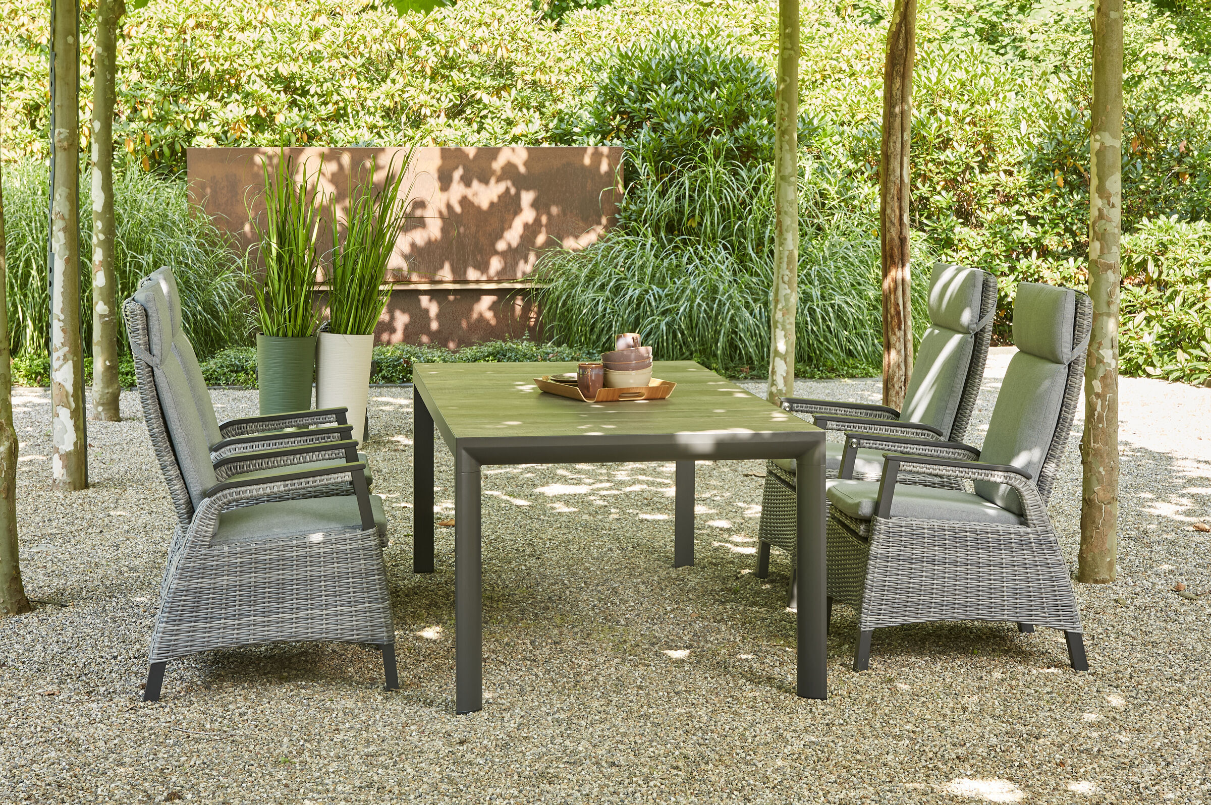 SIENA GARDEN Silva/Solea Garten-Essgruppe, anthrazit/grau/blau, Alu/Gardino®-Geflecht/Keramik, 220 x 100cm, inkl. 4 Diningsessel, stufenlos verstellbar