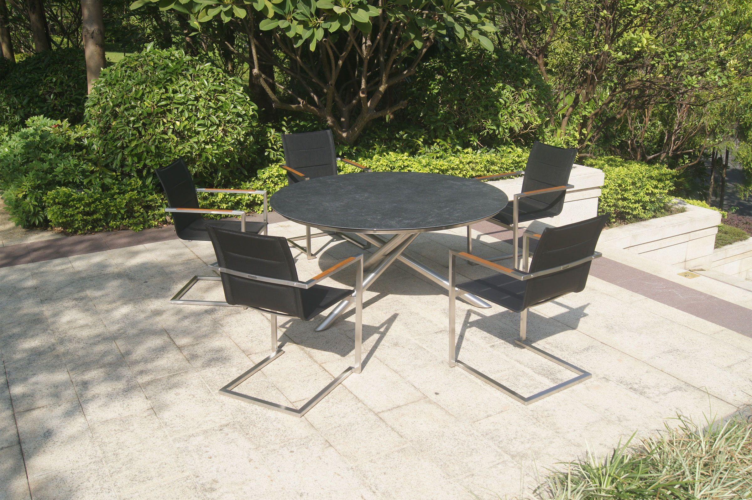 OUTFLEXX Garten-Essgruppe, silber/schwarz, Edelstahl/Glaskeramik/Textilene/FSC®-Teakholz, Tisch Ø150cm, 5 Freischwinger, padded