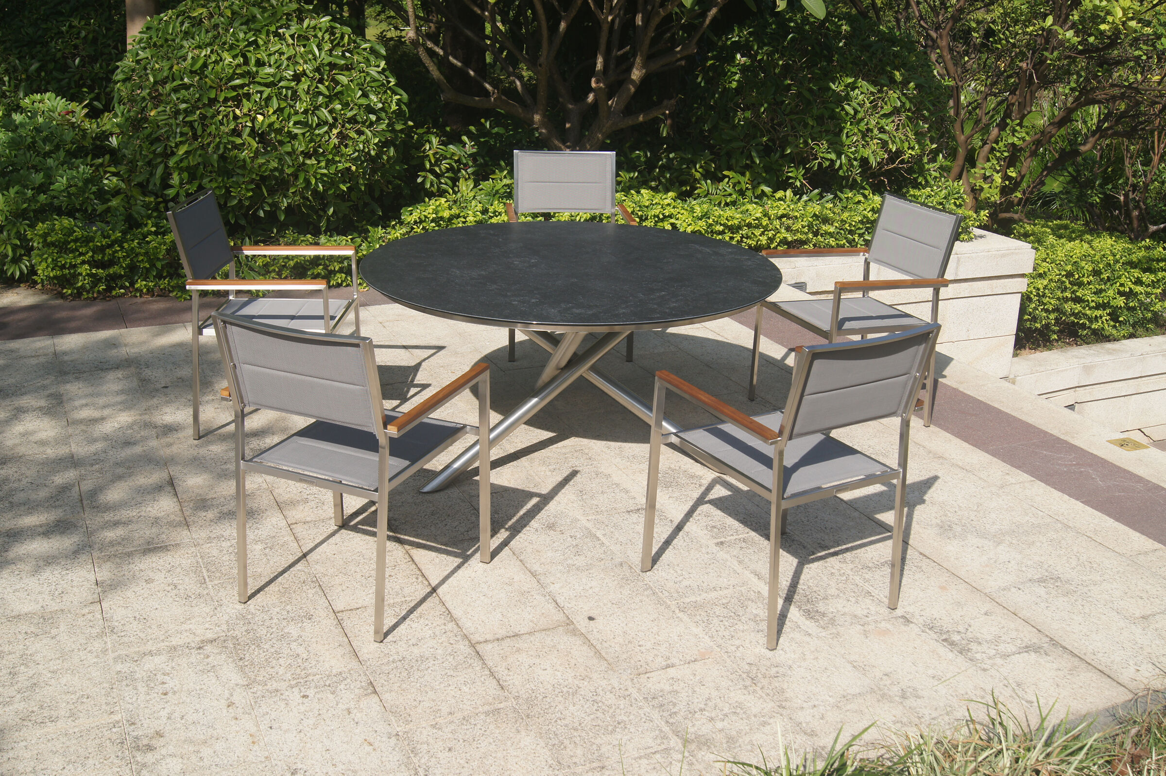 OUTFLEXX Garten-Essgruppe, silber/grau, Edelstahl/Glaskeramik/Textilene/FSC®-Teakholz, Tisch Ø150cm, 5 Stühle, padded