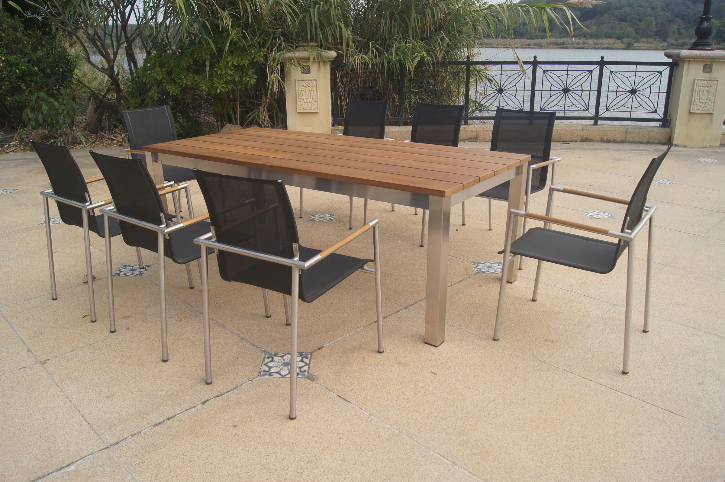 OUTFLEXX Garten-Essgruppe, natur/anthrazit, Edelstahl/Textilene/FSC®-Teakholz, Ausziehtisch 220/340x100cm, 8 Diningsessel