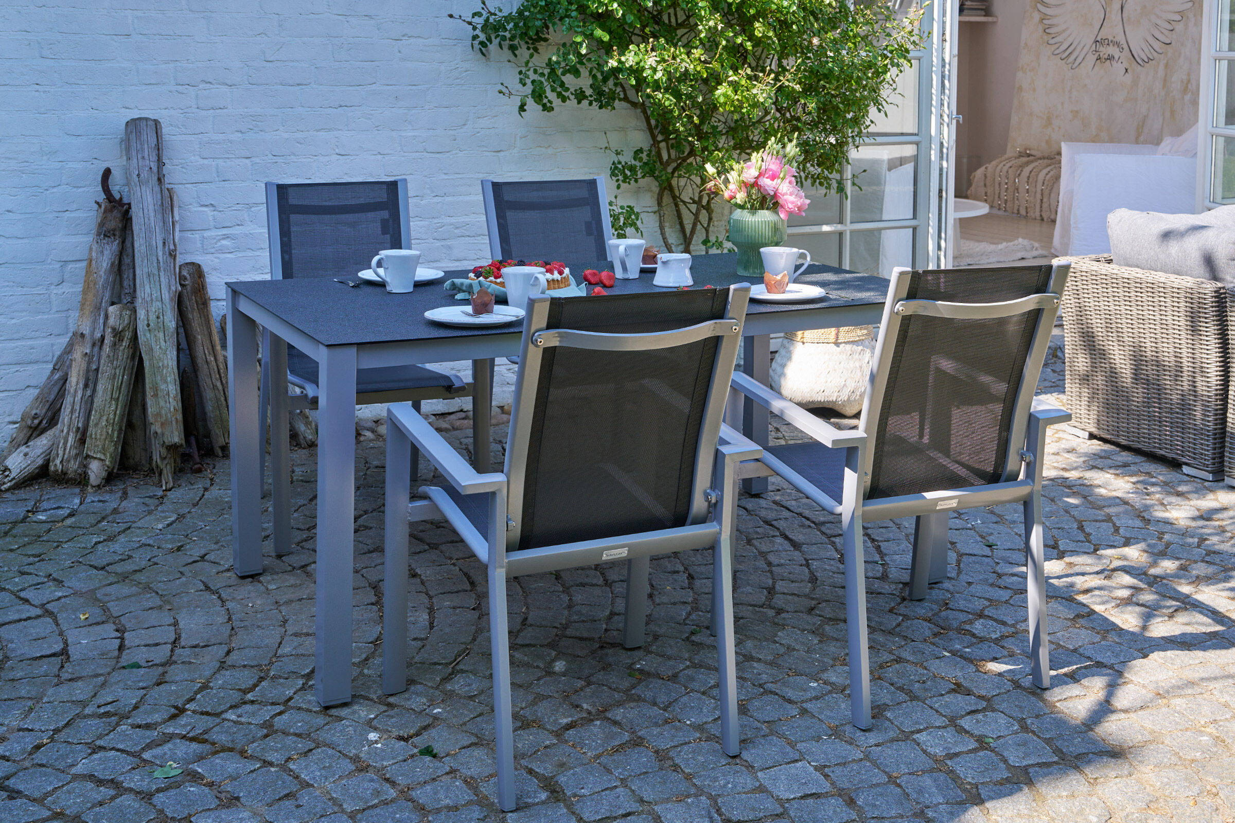 OUTFLEXX Garten-Essgruppe, silber/anthrazit, Alu/Spraystone/Textilen, 160×95 cm, 4 Stapelsessel