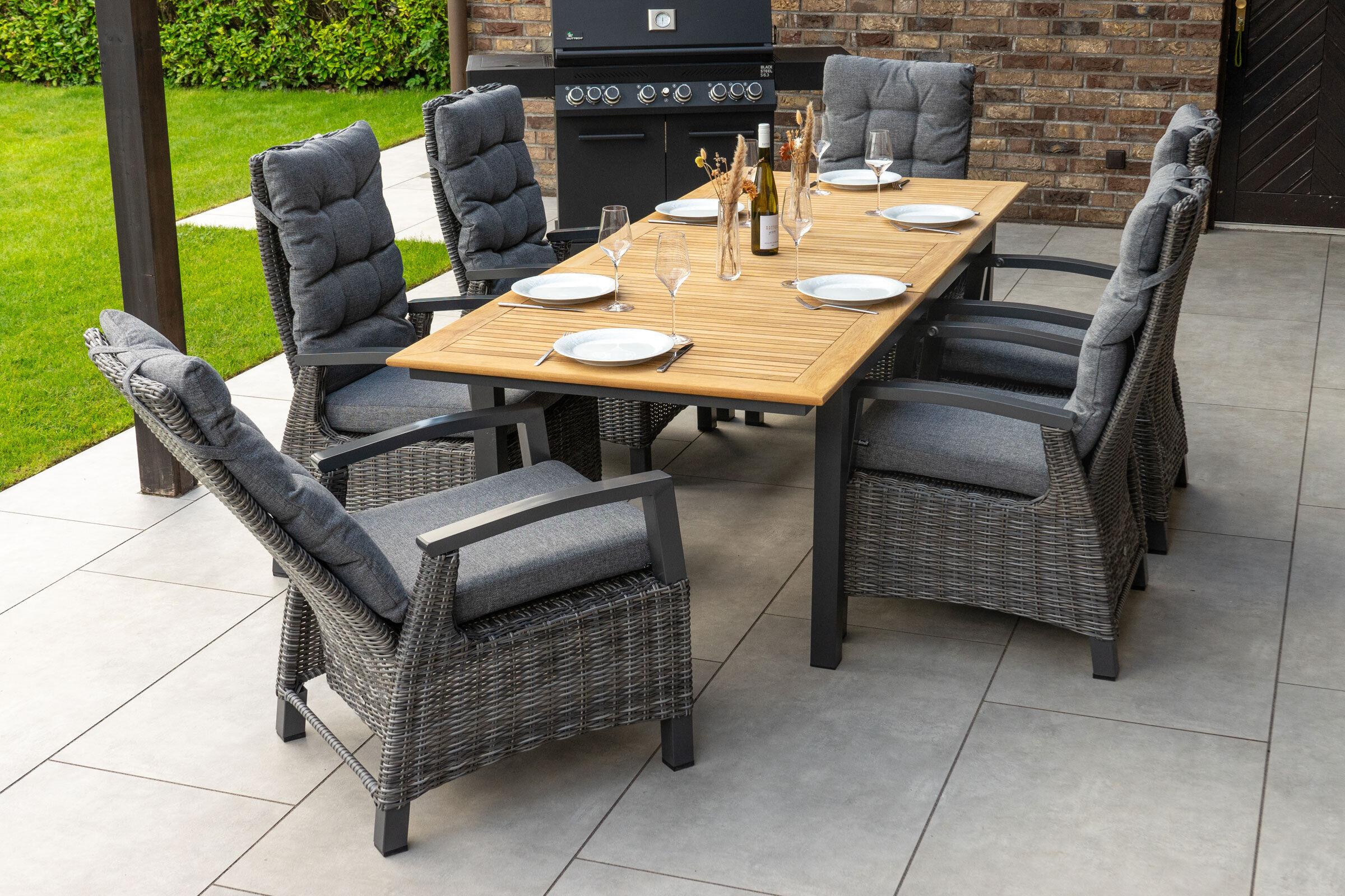 HARTMAN Exklusivmodell Lunar Garten-Essgruppe, anthrazit matt/grau, FSC-Teak/Aluminium/Polyrattan, Ausziehtisch 180/240×100 cm, 6x Sessel