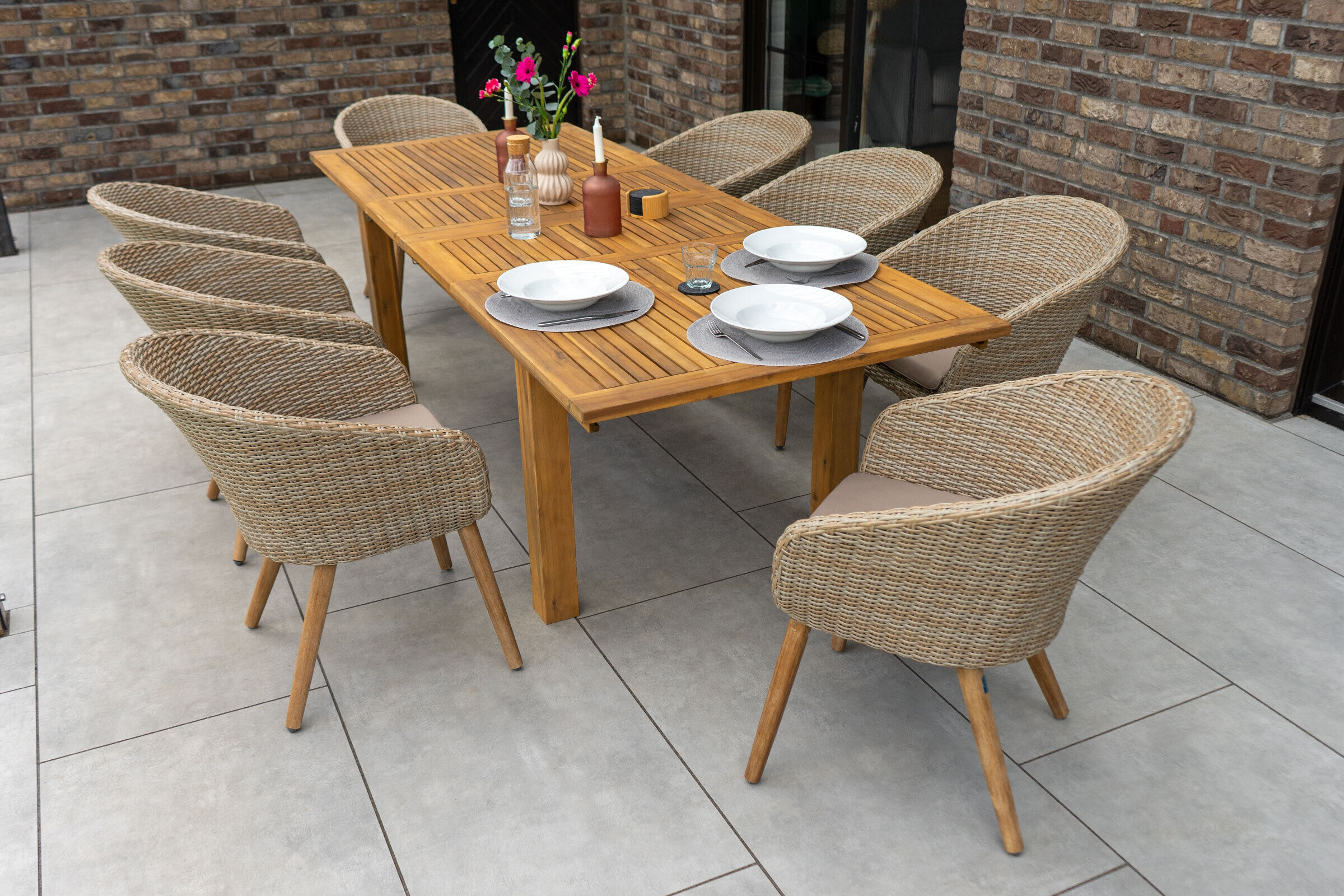 PLOß Borneo Garten-Essgruppe, natur/beige, FSC-Akazienholz/Polyrattan, Esstisch ausziehbar 180/220/260 x 100 cm, 8 Stühle mit Polster