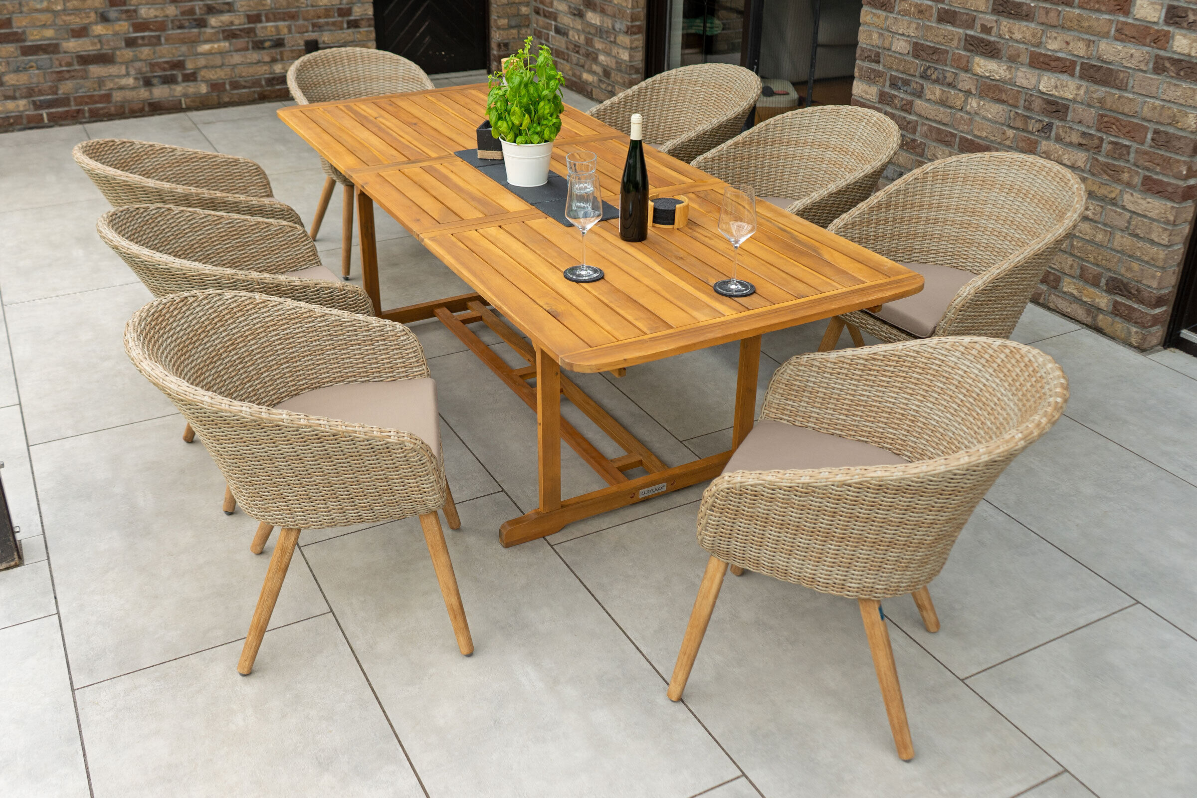 PLOß Borneo Garten-Essgruppe, beige/natur, FSC-Akazienholz/Polyrattan, Ausziehtisch 180/240 x 100 cm, 8 Cocktail-Sessel, Polster Inklusive