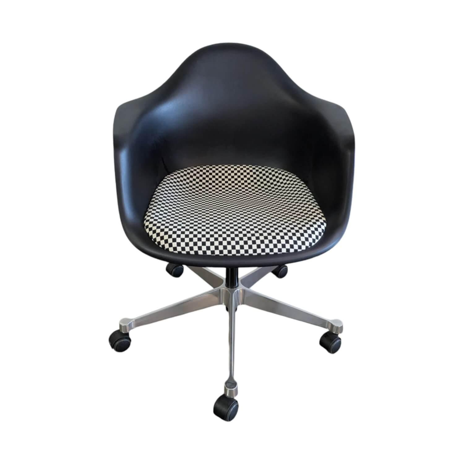 Eames Plastic Armchair PACC Sitzfläche Stoff Checker Schwarz Weiß Schale Kunstst…