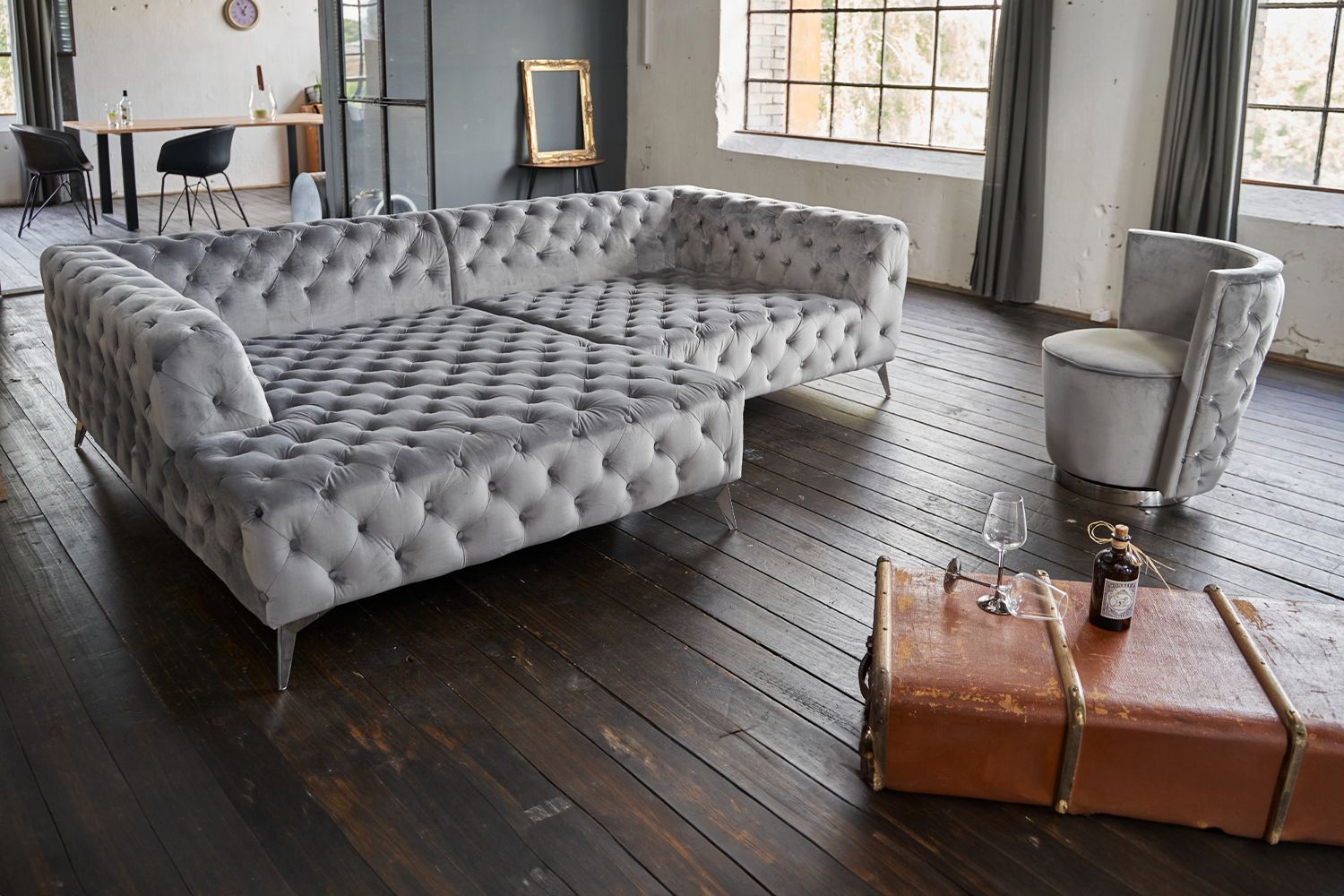 KAWOLA Sofa NARLA Ecksofa Chesterfield Velvet silber