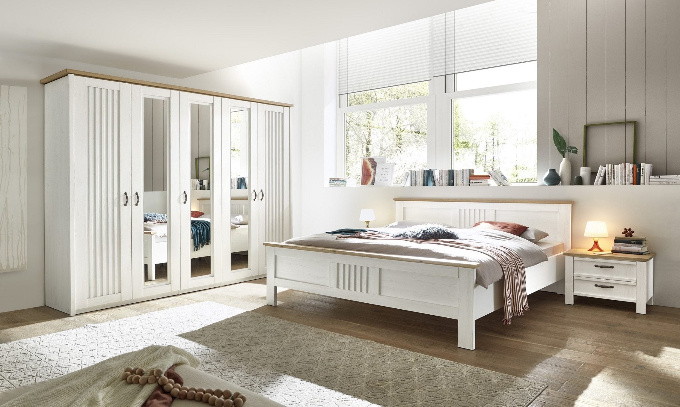 Schlafzimmer Set weiss mit Bett 180×200 + Schrank 265 cm + 2x Nachttische Pinie weiss Eiche Trentino